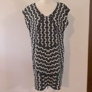 BeBop women’s black / white geometric design knee length dress size L